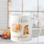 Fall Spirit I Kärlek Pumpkins I Cat Kaffemugg<br><div class="desc">Pumpor från kärlek? Jag råkar bara ha en hemma. Du kanske känner någon som också har en Tabby katt i sin familj - eller kanske bara kärlek pumpor eller katter! Alla designfrågor eller hjälp,  skicka bara ett e-postmeddelande till charmdesignstudio@rcn.com så hjälper vi oss gärna.</div>