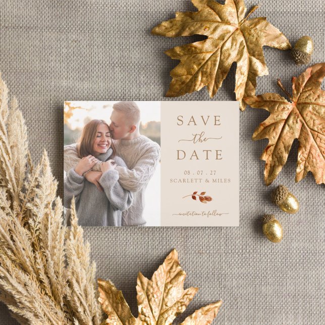 Fall Terracotta Lämnar fotospara datum Meddelande Vykort (Fall Terracotta Leaves Photo Save The Date Announcement Postcard by Painted Paperie
)