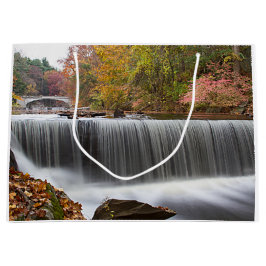 Fall Waterfall i Vanderbyggda