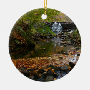 Fall Waterfall och Bäck Pennsylvania Nature Julgransprydnad Keramik