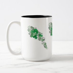 Fallande Shamrocks Två-Tonad Mugg