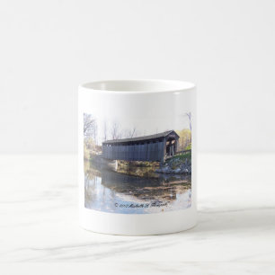Fallasburg täckte överbryggar muggen kaffemugg