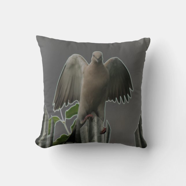 Fallen Angel Dove Pillow Kudde (Framsida)