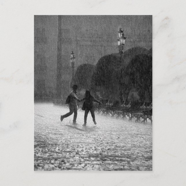 Falling Rain in Downtown Leon Guanajuato Mexico Vykort (Framsida)