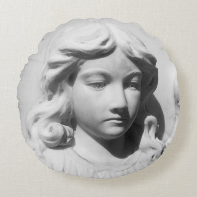 Falln Angel i Mourning Rund Kudde (Framsidan)