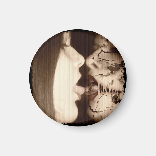 Falln Embrace Magnet (Framsidan)
