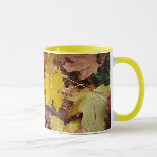 Fallna lönnlöv gula höst natur mugg (Höger)