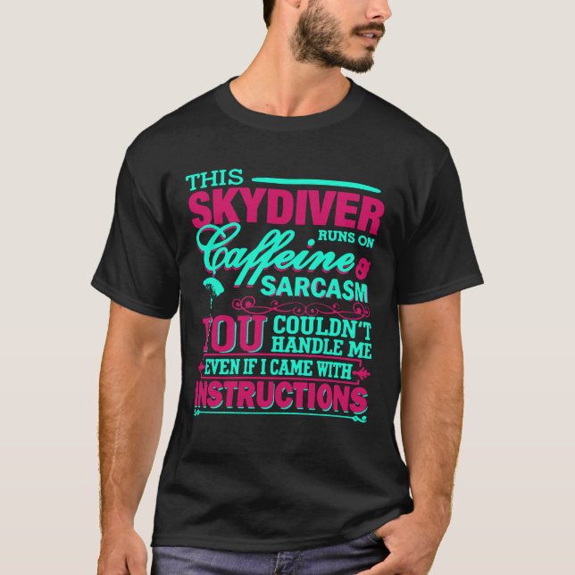 FALLSKÄRMHOPP ARE DU KUNDE HANTERA MIG T SHIRT (Framsida)