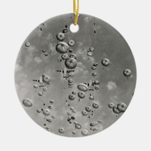 Fallskärmsjägare i himmelprydnaden julgransprydnad keramik