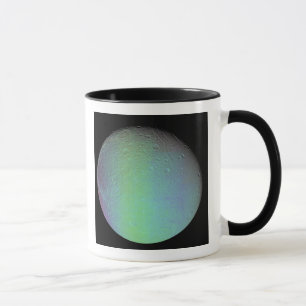 Falsk färg beskådar av Saturns måne Dione Mugg