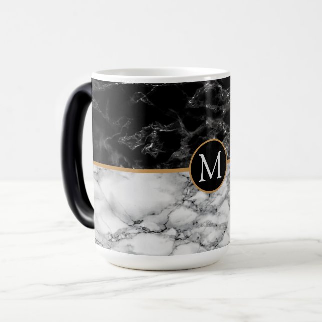 Falsk svart vit marmor kaffemugg Anpassad bokstav (Framsida vänster)