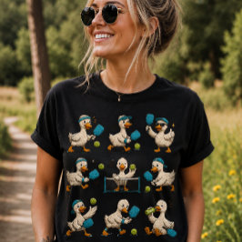 Falskt garn Dum gås som spelar Pickleball T Shirt