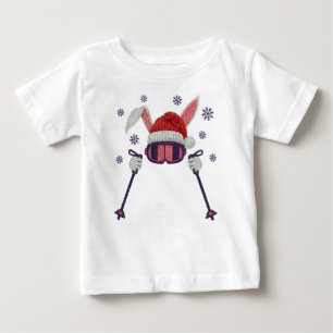 Falskt garn skidande kanin med tomtehatt vinterhum t shirt