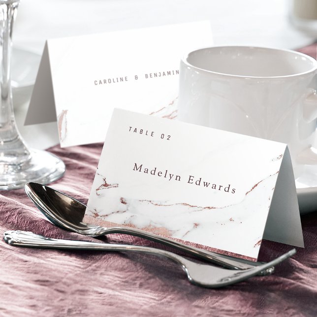 Falskt rosa guld marmorerat modern vikbar platskor bordsnummer (Faux rose gold marble modern Foldable Place Card)