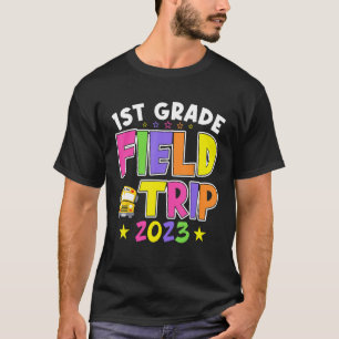 Fält-dagen Resa 2023 som matchar första Klass Stud T Shirt