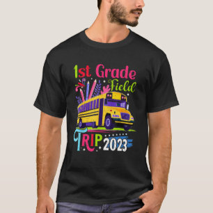 Fält-dagen Resa 2023 som matchar första Klass Stud T Shirt