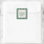 Fält Day Bachelor Party Fyrkantigt Klistermärke<br><div class="desc">Den här fält-dagen har vintage-inspirerad typografi och grönt rand. Det är perfekt för kuvert,  party favors eller presentsäckar.</div>