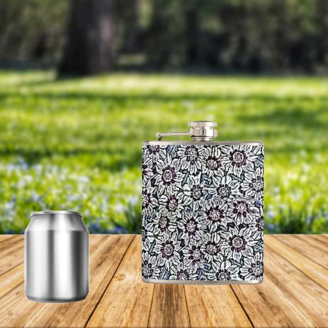 FÄLT i DAISY Fickplunta (Field Of Daisies Hip Flask, gives a feminine touch to its design!)