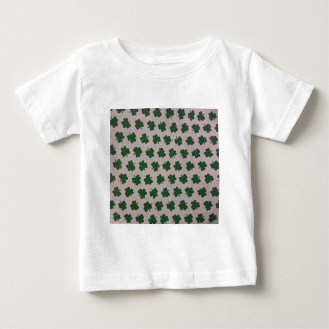 Fält i Shamrocks Tee Shirt (Framsida)