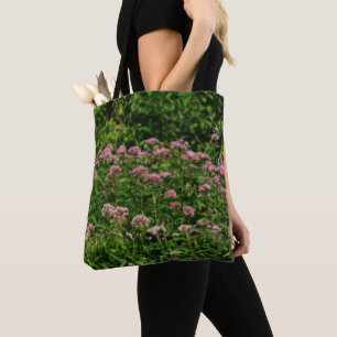 Fält i Sweet Joe Pye Ogräs Flowers Tygkasse