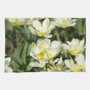 Fält i vita tulpanfoto kökshandduk