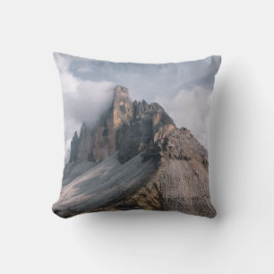 FÄLT OCH MOUNTAIN VITE OCH BLÅ HIMMEL KUDDE