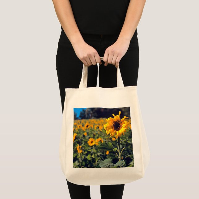 "FÄLT OF SUNFLOWERS" LIVSMEDEL TOTE BAG TYGKASSE (Framsida (produkt))