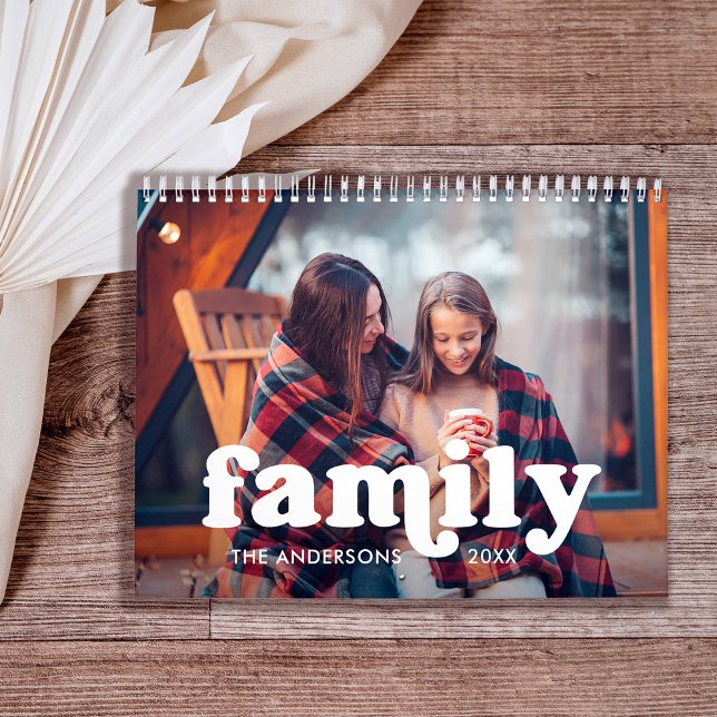 Familj | Boho Text Overlay med dina foton Kalender (A retro and boho calendar you can add monthly family photos to and customize the cover)