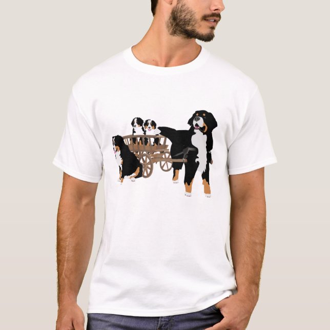 Familj för Bernese berghund med trävagn T Shirt (Framsida)
