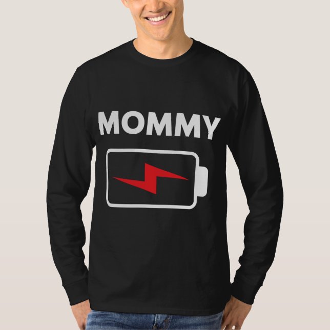 Familj matchande julbatteri Funny Mamma Julafton T Shirt (Framsida)