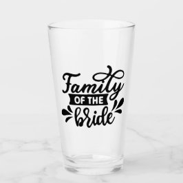 Familj med bridtypografin bröllop glaskopp