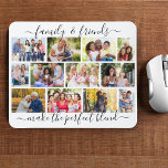 Familj och vänner, offert 12 Photo Collage White Musmatta<br><div class="desc">Skapa en egen fotokollage-mousserande med en familjekurs i elegantens skripttypografi. Fotomallen är inställd för att du ska kunna lägga till 12 av ditt favoritfoto bilder, som visas i ett modernt murverk med landskap och porträtt-foton. Ordet lyder "familj och vänner gör perfekten blandad" som du kan behålla eller redigera som du...</div>