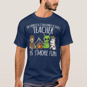 Familje- och konsumentforskarlärare har mer Roligt T Shirt