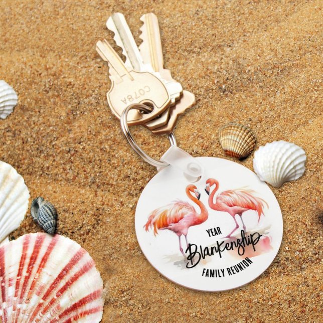 Familjeåterförening Dubbla Flamingo annual Keepsak Nyckelring (A keepsake keychain from the family reunion is a sweet and easy way to keep the memories alive. )