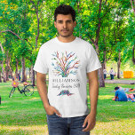 Familjeåterförening för personlig Träd T Shirt<br><div class="desc">Den här snyggten Familj Reunion-mannens T-shirt har en färgstark mosaikfamilj träd. Anpassade enkelt med din familj namn och året för din återförening. Eftersom vi skapar vår egen teckning kommer du inte att hitta just den här bilden från andra designers. Original Mosaic © Michele Davies.</div>