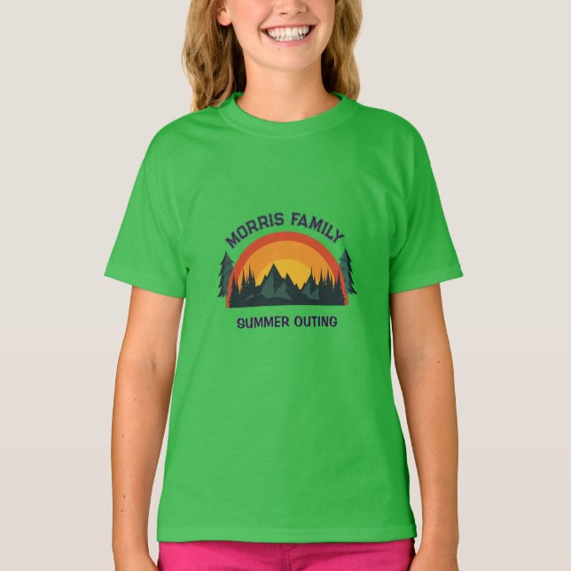 Familjeåterförening Retro Mountain Anpassningsbar  T Shirt (Framsida)