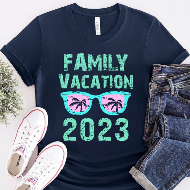 Familjeflykt 2023. Familjematchande kvacitet T Shirt (Skapare uppladdad)