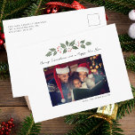 Familjefotojul Helg Vykort<br><div class="desc">Ett julfotokort som du enkelt kan anpassa. Lägg till fotot och ändra ordalydelsen och namn genom att klicka på knappen "Anpassa". (1) Om du vill göra ytterligare anpassningar klickar du på länken "anpassa ytterligare" som är kapslad under knappen "Anpassa" och användor verktyg som är utformat för att ändra mallen. (2)...</div>