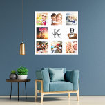 Familjefotokollage monogram, vitt canvastryck<br><div class="desc">En unik gåva eller ett kontrakt för dig själv att fira hennes/ditt liv med ett kollage av åtta egna foton,  bilder. Anpassa och lägga till namn och monogram brev. En vit snyggt bakgrund. Grått och svart text. Namn är skrivet med ett modernt handskript i stil.</div>