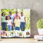 Familjefotokollage w. Zigzag Photo Strip - Grått Canvastryck<br><div class="desc">Anpassa den här snyggtens inslagna arbetsyteutskrift med dina favoritfoton i familjen. Mallen är konfigurerad så att du kan lägga till upp till 5 foton. Huvudfotot används som bakgrund och de återstående fyra fotona läggs ut i en zigzag-fotoremsa längs grund. Utformningen har en grått-bakgrund för kol. Bläddra i vår butik efter...</div>