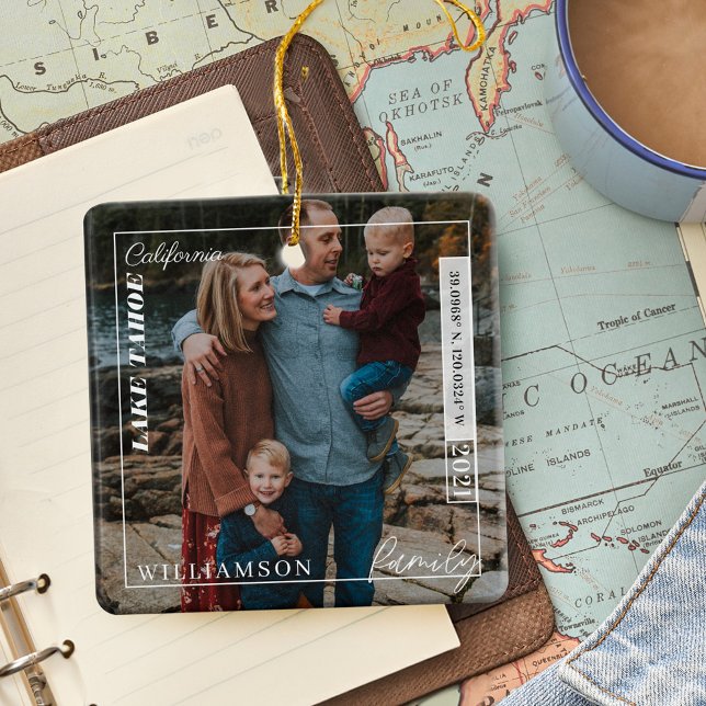 Familjefotomodern Editorial Travel Keepsaké Julgransprydnad Keramik (Family Photo Modern Editorial Travel Keepsake Ceramic )