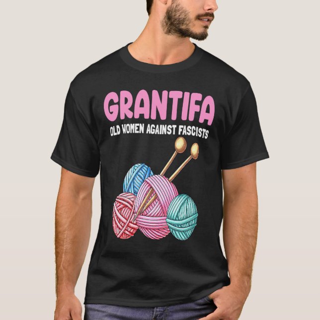 Familjejoke Grantifa Gamla kvinnor mot fascister T Shirt (Framsida)