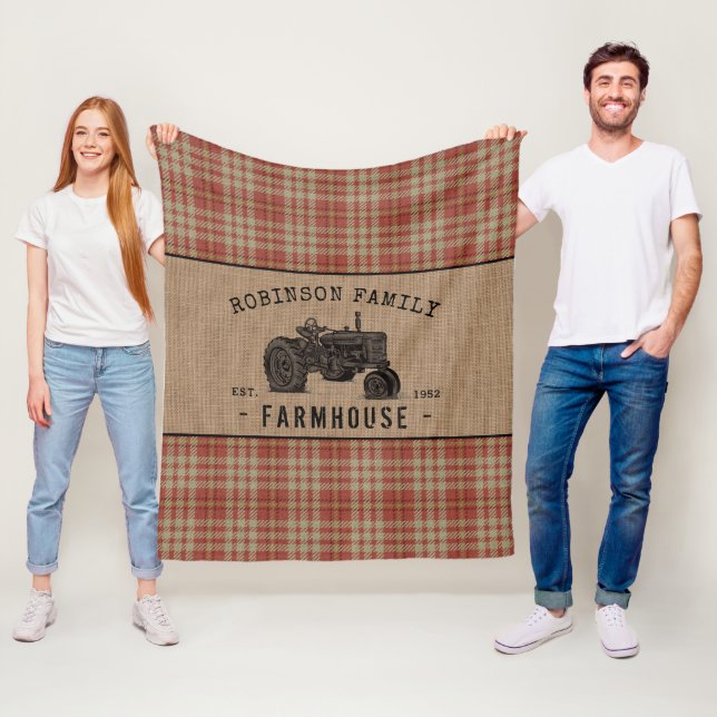 Familjejordbruk Rustic Tractor Red Play Burlap Fleecefilt (På plats)