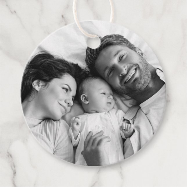 Familjejul | Modern Snyggt Orange Red Photo Gåvor Etiketter (Framsida)