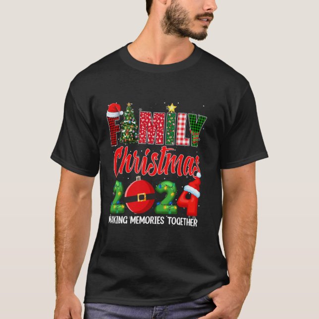 Familjejulen 2024 Skapar minnen tillsammans Xma T Shirt (Framsida)