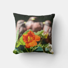 Familjekudde med en trio fåglar - orange blomma kudde