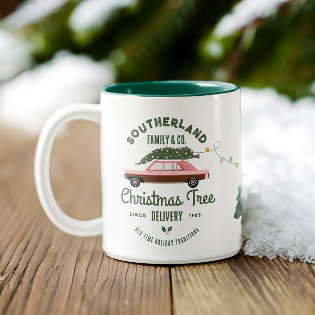 Familjeleverans Rosa Vintage bil Julgran Två-Tonad Mugg (Family Pink Vintage Car Christmas Tree Delivery Two-Tone Coffee Mug (Front))
