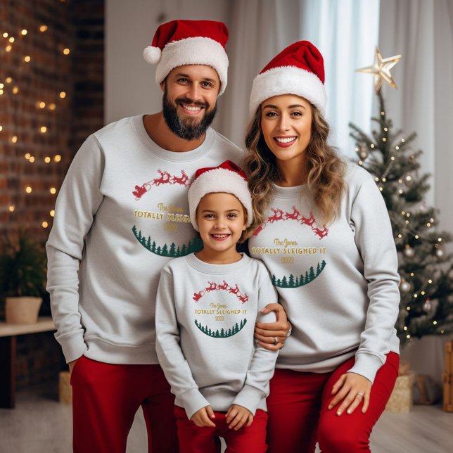 Familjematchande Personlig Namn/år har lyft den T Shirt (Skapare uppladdad)