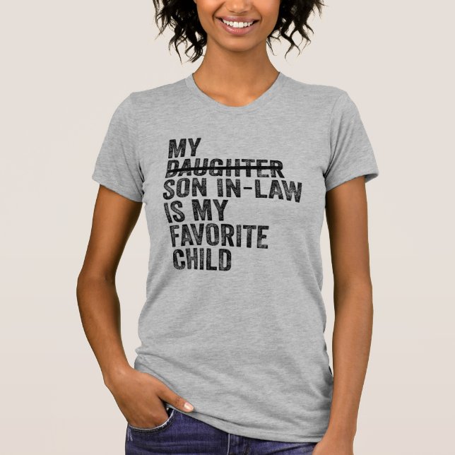 Familjematchande son i juridik i mor t shirt (Framsida)