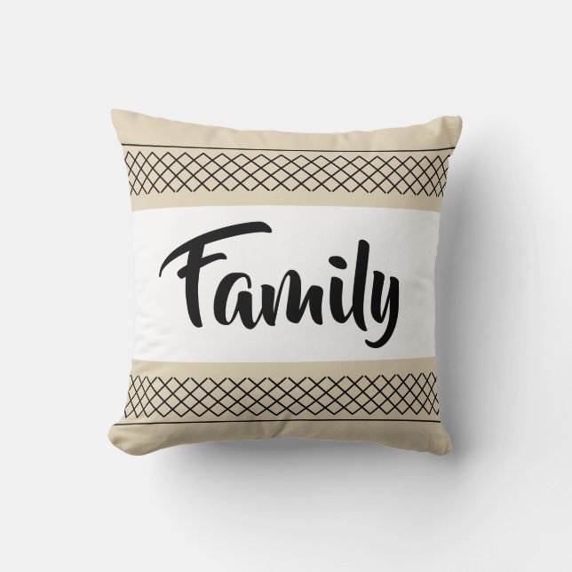 Familjemönstrad tryckt snygg typografi Beige Kudde (Framsida)